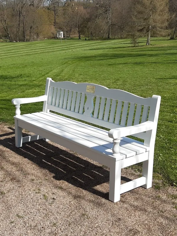 Parkbank nach historischem Vorbild